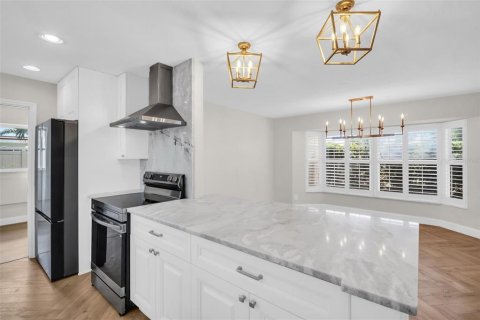 Casa en venta en Saint Petersburg, Florida, 3 dormitorios, 148.64 m2 № 2204165 - foto 8