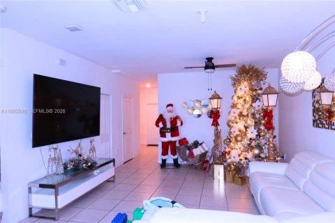 Adosado en venta en Homestead, Florida, 3 dormitorios, 173.91 m2 № 1945528 - foto 15