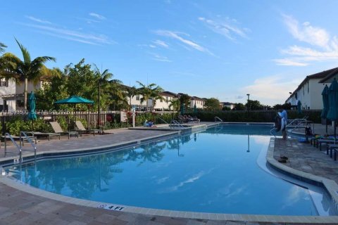 Adosado en venta en Homestead, Florida, 3 dormitorios, 173.91 m2 № 1945528 - foto 12