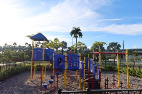 Adosado en venta en Homestead, Florida, 3 dormitorios, 173.91 m2 № 1945528 - foto 11