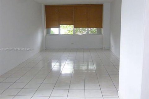 Copropriété à vendre à Miami Beach, Floride: 2 chambres, 94.76 m2 № 2090541 - photo 4
