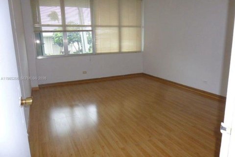 Copropriété à vendre à Miami Beach, Floride: 2 chambres, 94.76 m2 № 2090541 - photo 7