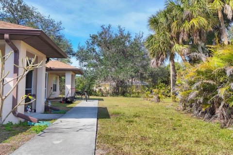 Immobilier commercial à vendre à Rotonda, Floride: 275.18 m2 № 1544590 - photo 10