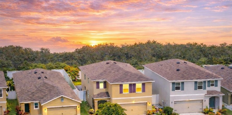Casa en Palmetto, Florida 4 dormitorios, 209.96 m2 № 2213548