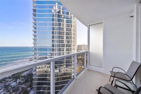 Condominio en venta en Sunny Isles Beach, Florida, 51.19 m2 № 1978581 - foto 8