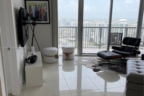 Купить кондоминиум в Майами, Флорида 2 спальни, 97.36м2, № 1934166 - фото 3