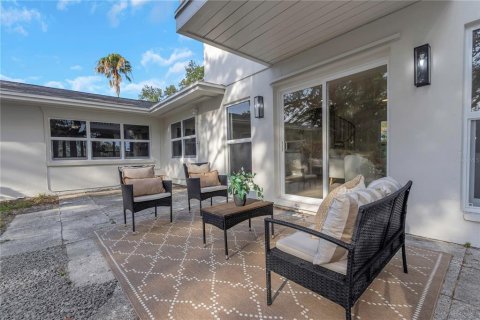 House in Belleair Bluffs, Florida 4 bedrooms, 232.72 sq.m. № 1686978 - photo 6