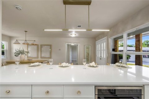 House in Belleair Bluffs, Florida 4 bedrooms, 232.72 sq.m. № 1686978 - photo 20