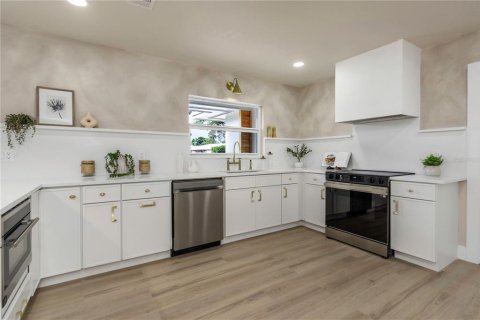 House in Belleair Bluffs, Florida 4 bedrooms, 232.72 sq.m. № 1686978 - photo 25