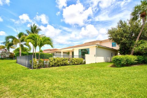 House in Boynton Beach, Florida 4 bedrooms, 307.69 sq.m. № 2190259 - photo 4
