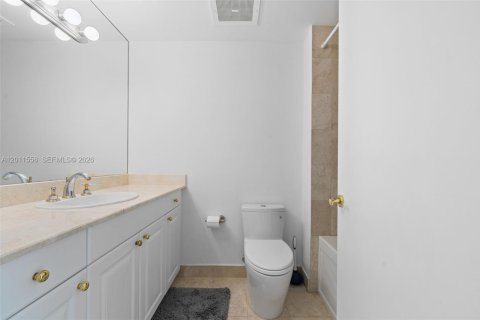 Condo in Aventura, Florida, 2 bedrooms  № 2075294 - photo 19