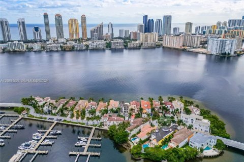 Condo in Aventura, Florida, 2 bedrooms  № 2075294 - photo 10