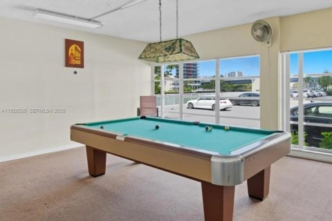 Copropriété à louer à Hallandale Beach, Floride: 2 chambres, 102.19 m2 № 1987730 - photo 28