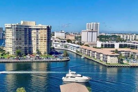 Condo à Hallandale Beach, Floride, 2 chambres  № 1987730