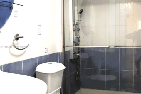 Copropriété à louer à Hallandale Beach, Floride: 2 chambres, 102.19 m2 № 1987730 - photo 21