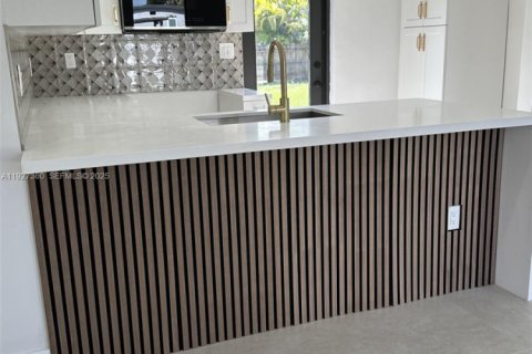 Купить виллу или дом в Майами, Флорида 3 спальни, 119.01м2, № 1986259 - фото 2