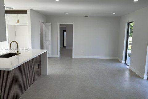 Купить виллу или дом в Майами, Флорида 3 спальни, 119.01м2, № 1986259 - фото 6