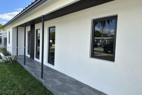 Купить виллу или дом в Майами, Флорида 3 спальни, 119.01м2, № 1986259 - фото 18