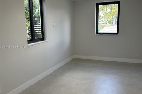 Купить виллу или дом в Майами, Флорида 3 спальни, 119.01м2, № 1986259 - фото 15