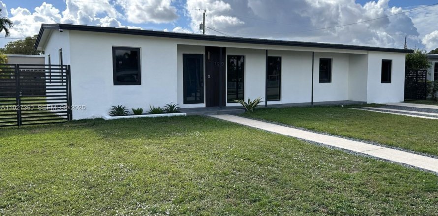 Дом в Майами, Флорида 3 спальни, 119.01м2 № 1986259