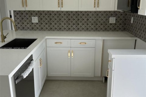 Купить виллу или дом в Майами, Флорида 3 спальни, 119.01м2, № 1986259 - фото 4