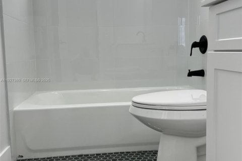 Купить виллу или дом в Майами, Флорида 3 спальни, 119.01м2, № 1986259 - фото 11