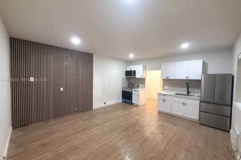 Apartamento en alquiler en Miami Beach, Florida, 1 dormitorio, 49.42 m2 № 2026490 - foto 5