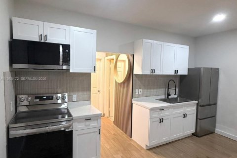 Apartamento en alquiler en Miami Beach, Florida, 1 dormitorio, 49.42 m2 № 2026490 - foto 3