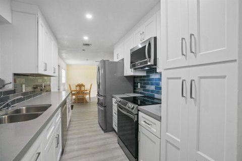 Casa en venta en Fort Lauderdale, Florida, 3 dormitorios, 113.15 m2 № 2246512 - foto 4