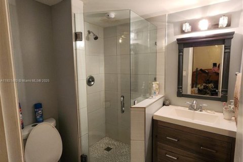 Купить кондоминиум в Пемброк-Пайнс, Флорида 2 спальни, 79.15м2, № 1975848 - фото 12