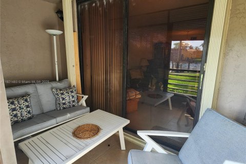 Купить кондоминиум в Пемброк-Пайнс, Флорида 2 спальни, 79.15м2, № 1975848 - фото 17