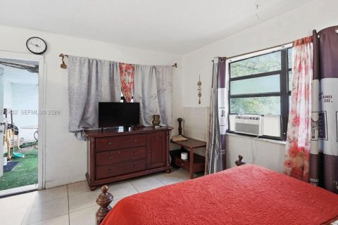 Propiedad comercial en venta en Hollywood, Florida, 166.3 m2 № 2031254 - foto 5