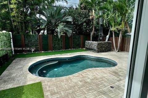 Adosado en alquiler en Fort Lauderdale, Florida, 3 dormitorios, 200.85 m2 № 1941187 - foto 25