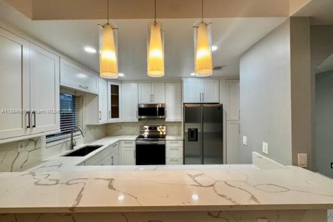 Adosado en alquiler en Fort Lauderdale, Florida, 3 dormitorios, 200.85 m2 № 1941187 - foto 7