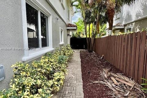 Adosado en alquiler en Fort Lauderdale, Florida, 3 dormitorios, 200.85 m2 № 1941187 - foto 24