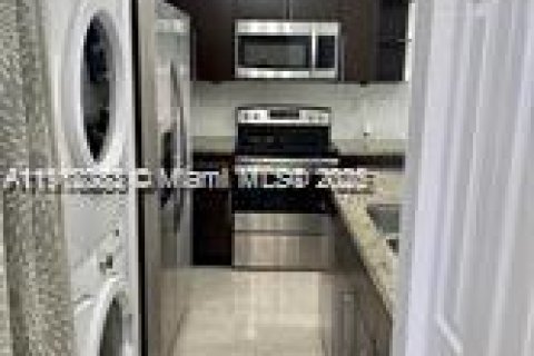 Снять в аренду таунхаус в Хомстед, Флорида 3 спальни, 114.64м2, № 1972662 - фото 19