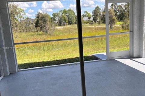 House in Lehigh Acres, Florida 3 bedrooms № 1933158 - photo 20
