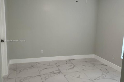 House in Lehigh Acres, Florida 3 bedrooms № 1933158 - photo 16