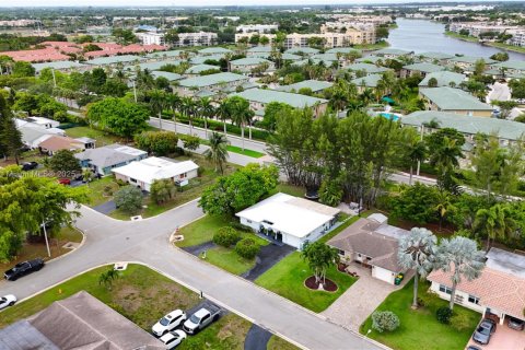 Casa en venta en Tamarac, Florida, 3 dormitorios, 135.17 m2 № 1696822 - foto 29