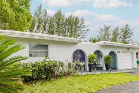 Casa en venta en Tamarac, Florida, 3 dormitorios, 135.17 m2 № 1696822 - foto 22