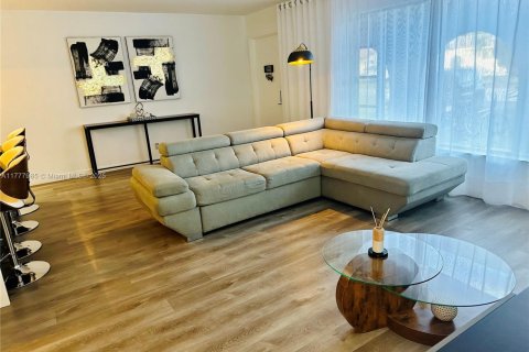 Casa en venta en Tamarac, Florida, 3 dormitorios, 135.17 m2 № 1696822 - foto 9