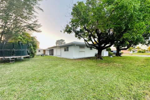 Casa en venta en Tamarac, Florida, 3 dormitorios, 135.17 m2 № 1696822 - foto 6