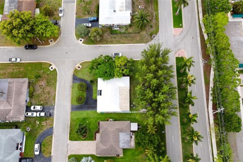 Casa en venta en Tamarac, Florida, 3 dormitorios, 135.17 m2 № 1696822 - foto 26