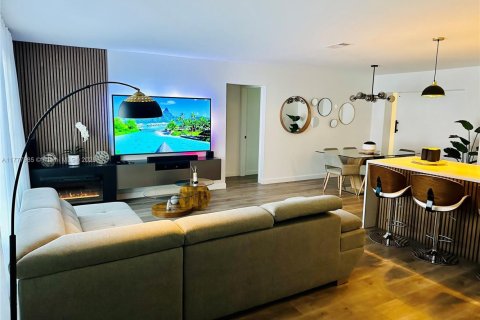Casa en venta en Tamarac, Florida, 3 dormitorios, 135.17 m2 № 1696822 - foto 11