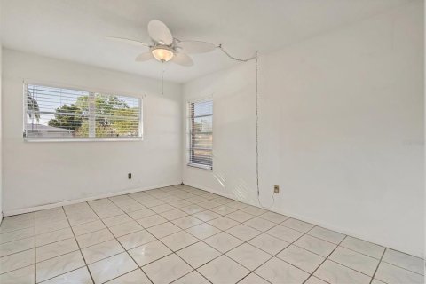 House in Lehigh Acres, Florida 3 bedrooms, 160.26 sq.m. № 1869748 - photo 18