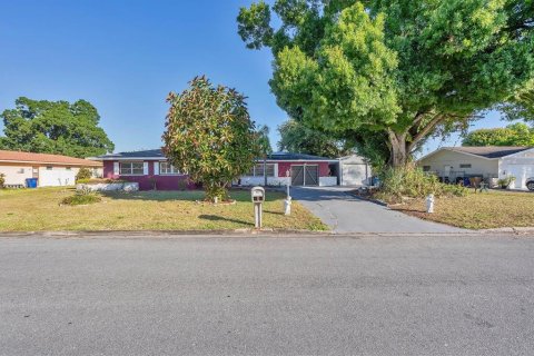 House in Lehigh Acres, Florida 3 bedrooms, 160.26 sq.m. № 1869748 - photo 1
