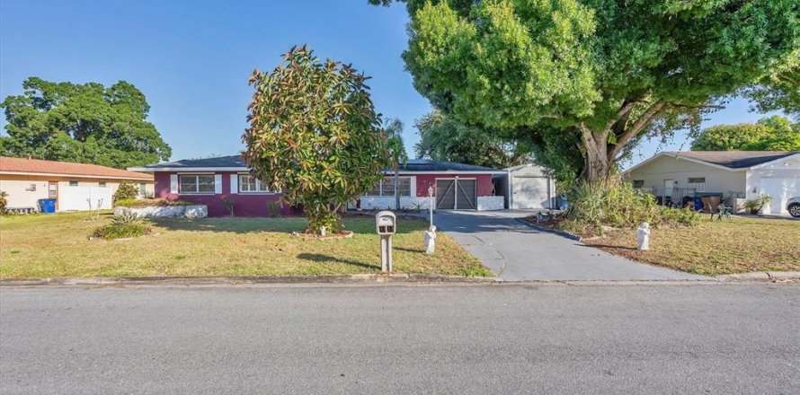 House in Lehigh Acres, Florida 3 bedrooms, 160.26 sq.m. № 1869748