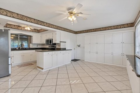 House in Lehigh Acres, Florida 3 bedrooms, 160.26 sq.m. № 1869748 - photo 12