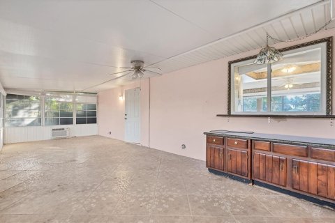 House in Lehigh Acres, Florida 3 bedrooms, 160.26 sq.m. № 1869748 - photo 22