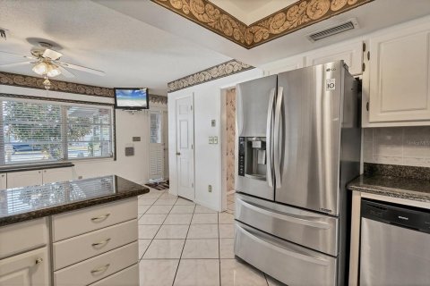 House in Lehigh Acres, Florida 3 bedrooms, 160.26 sq.m. № 1869748 - photo 9
